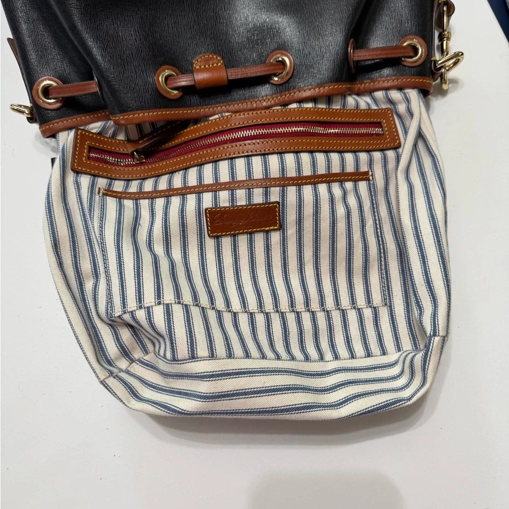 Dooney & Bourke Wayfarer Large Drawstring Leather Bucket Bag - Picture 10 of 10